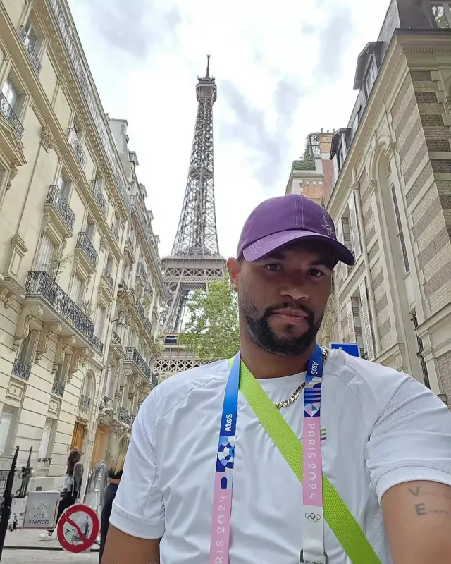 “Əcnəbiyəm, Azərbaycanı sizdən çox təmsil edirəm”