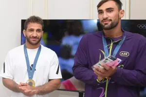 Hidayətlə Zelimə “Şöhrət” ordeni verildi