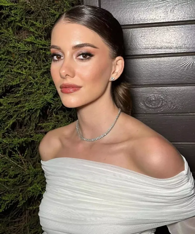 İki gəlinlik, məşhur qonaqlar və “Yalı çapkın”ları...