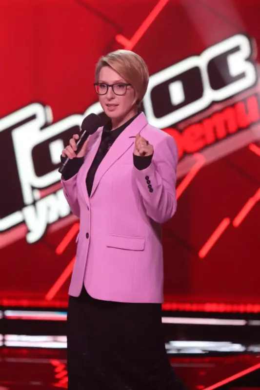 Coni məşhur şouda münsif oldu