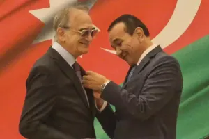 Azərbaycan və Özbəkistan sənətçilərinə fəxri adlar təqdim olundu