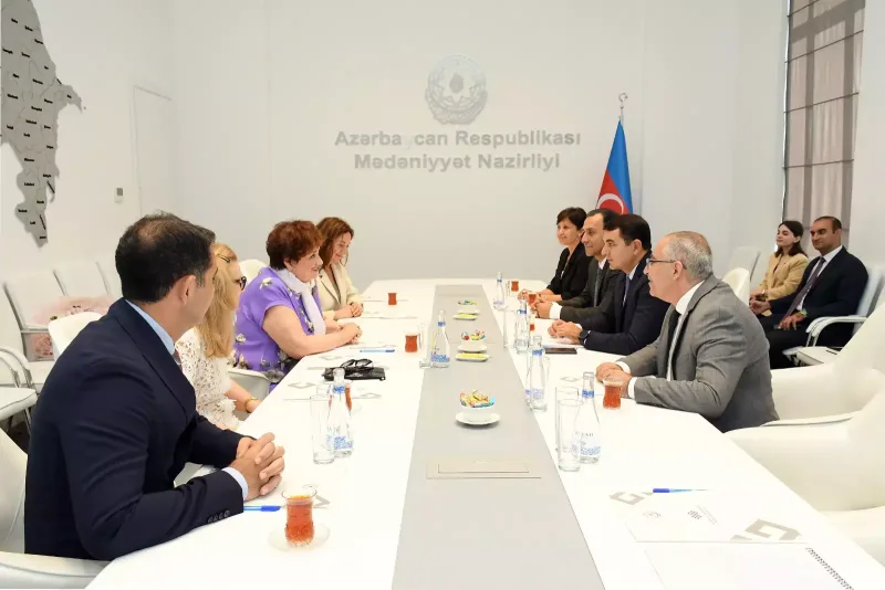 Nazirlikdə Tamara Sinyavskaya ilə görüş oldu