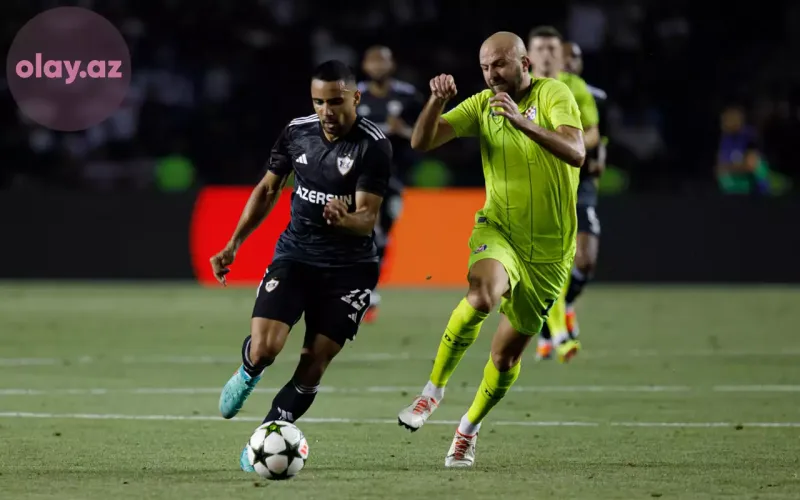 Dünənki oyundan fotoreportaj...