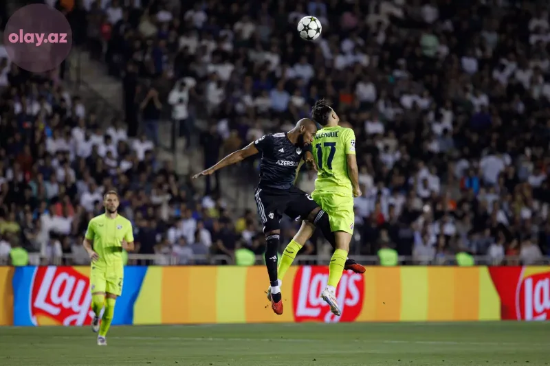 Dünənki oyundan fotoreportaj...