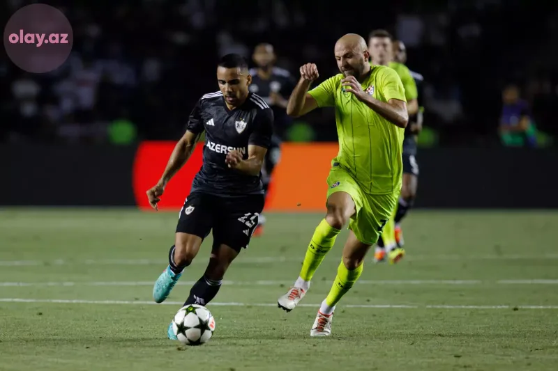 Dünənki oyundan fotoreportaj...