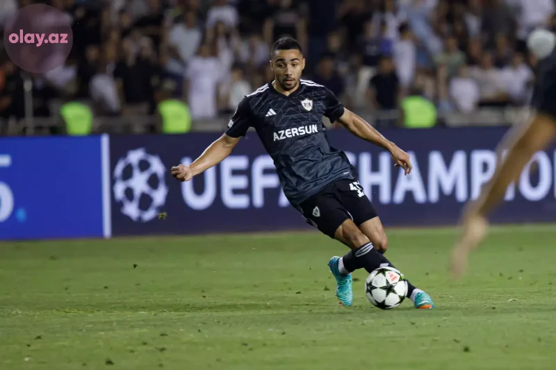 Dünənki oyundan fotoreportaj...