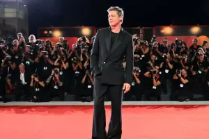 30 il sonra da meydanlarda!