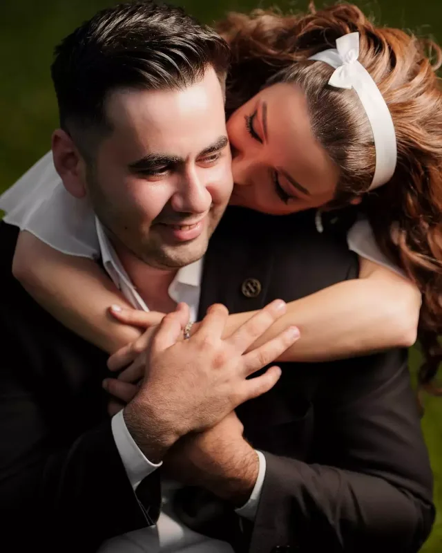 “Ələkbər əmi”nin qızı ailə qurdu