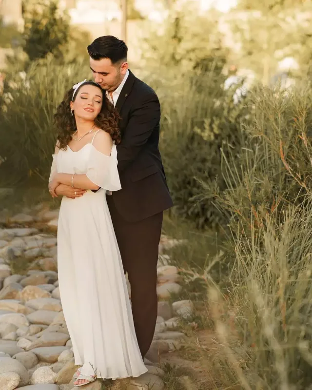 “Ələkbər əmi”nin qızı ailə qurdu