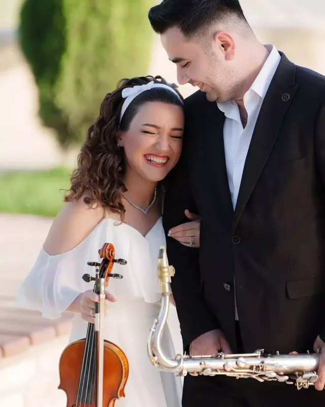 “Ələkbər əmi”nin qızı ailə qurdu