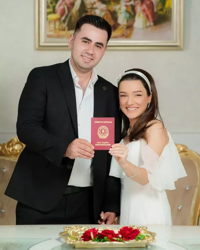 “Ələkbər əmi”nin qızı ailə qurdu