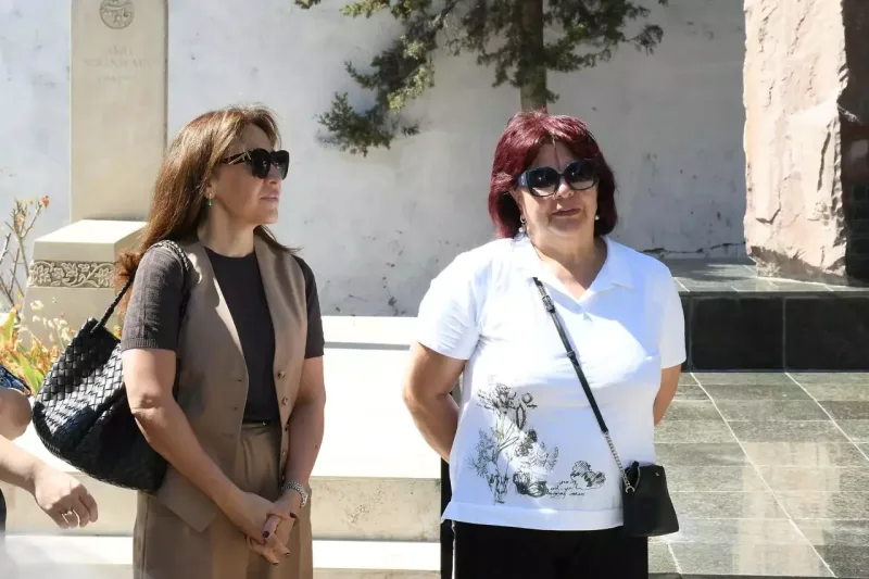 Elmira Səfərovanın məzarı ziyarət olundu