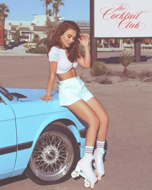 Mehin “şəhid qızı açıq-saçıq geyinməz” fikirlərinə cavab verdi