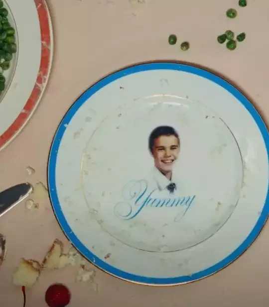 Castin Biberi və Kim Kardaşyanı milyarderlərə satırmış...