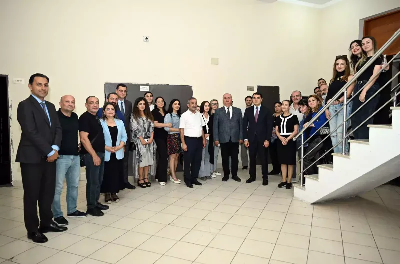 Nazir “Yuğ” teatrının kollektivi ilə görüşüb