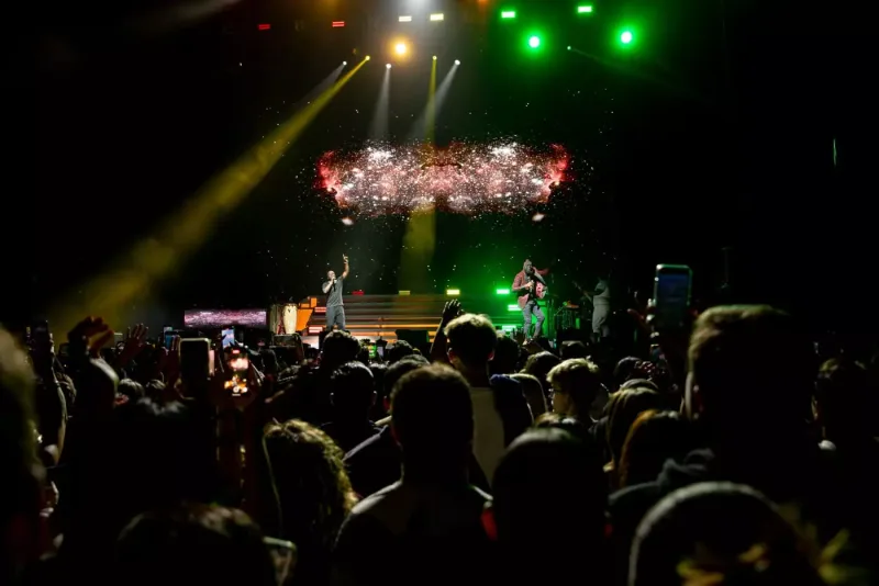 Bakıda Akon nostaljisi - Rəqs, coşqu, izdiham!