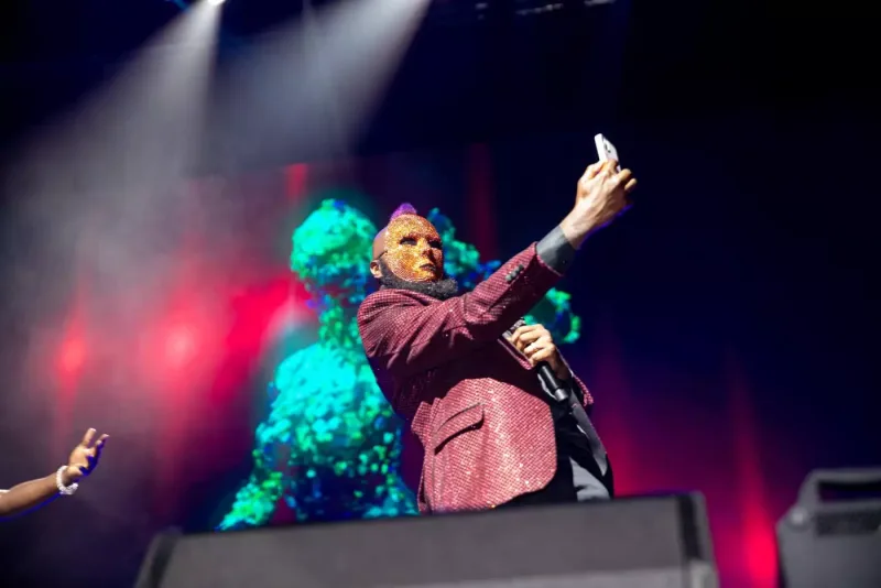 Bakıda Akon nostaljisi - Rəqs, coşqu, izdiham!