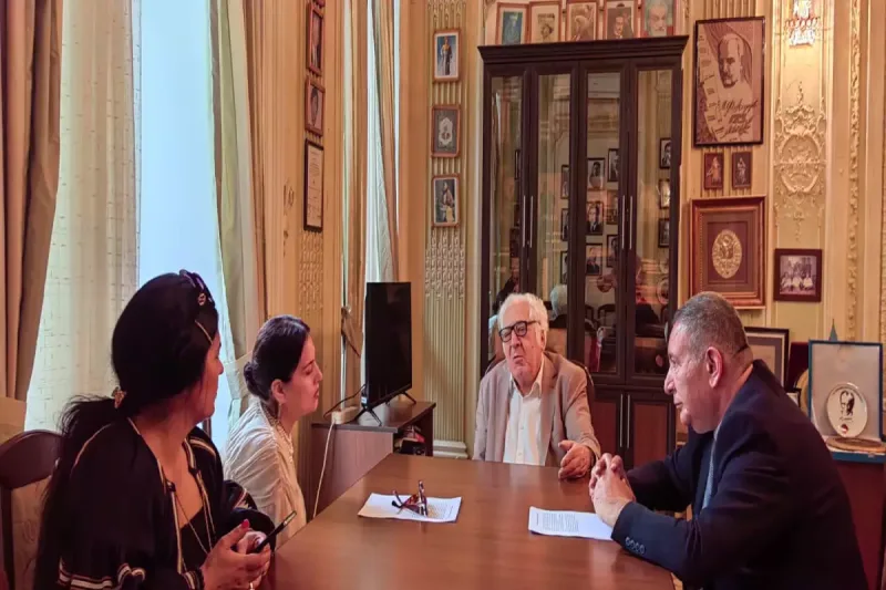 Elzadan Elçinə sərt sözlər!