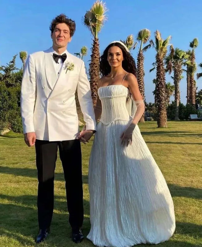 Gəlinliklərinin qiyməti bəlli oldu