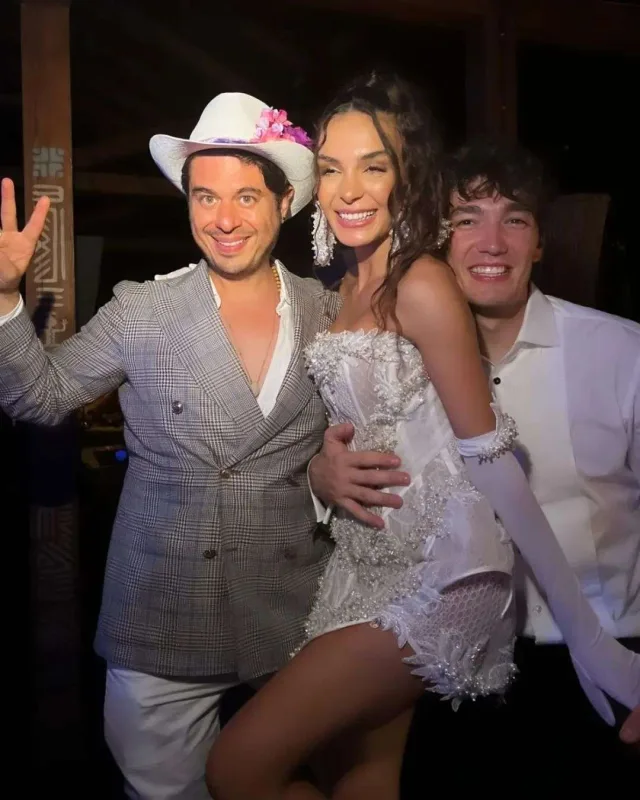 Gəlinliklərinin qiyməti bəlli oldu