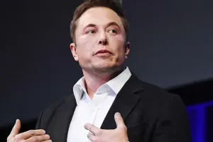 İlon Mask tvitteri almaqdan imtina etdi