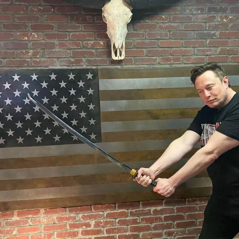 İlon Mask tvitteri almaqdan imtina etdi