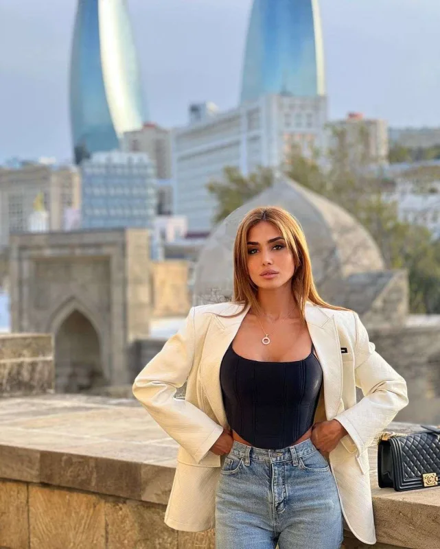 “Kim irəli gedirsə, “gözünə girir””