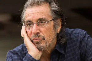 Özündən 53 yaş kiçik sevgilisi var