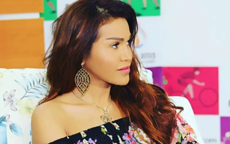 Rəqsanə qadağa qoydu