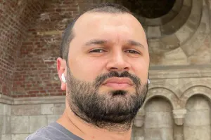 ““Netflix” bizə nə demək istəyir?”