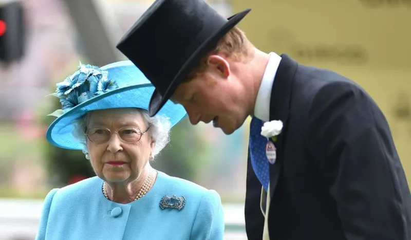 Kraliçanın ölümünü xəbərlərdən öyrənib