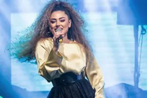 Tatlısesin qızı Bakıda səhnəyə belə çıxdı