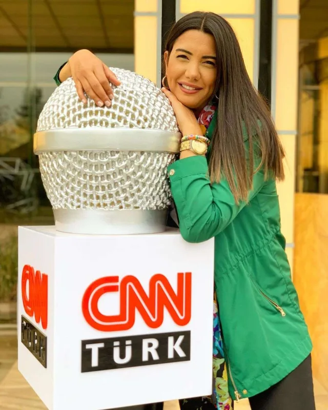 Fulya Öztürk CNN-ə qayıtdı