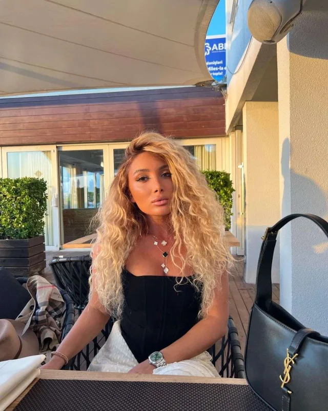 Günaya 8 minlik hədiyyə...