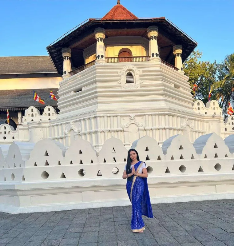 Əməkdar artist Şri Lankada...