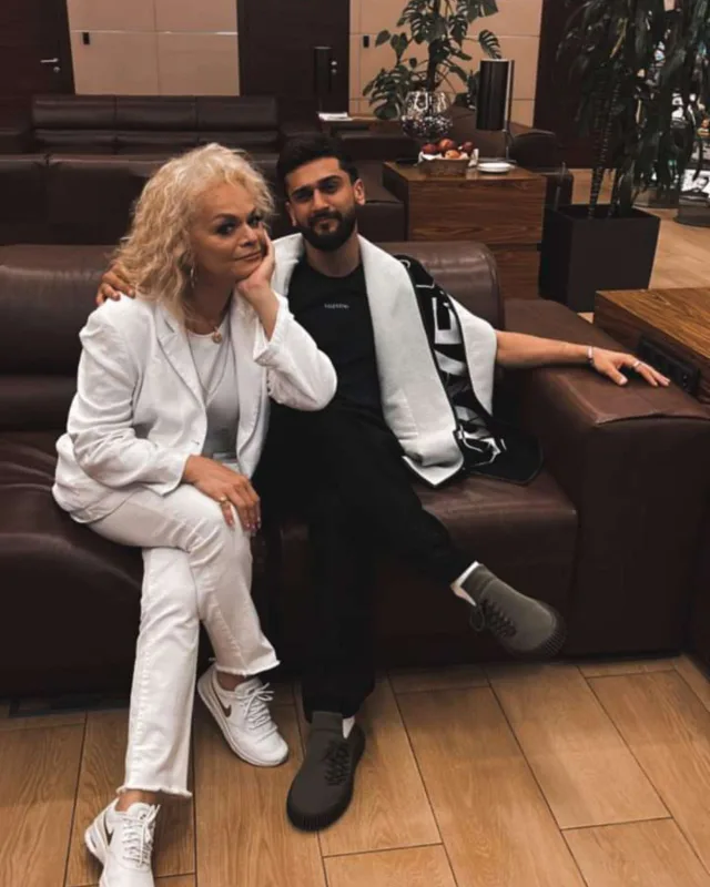 Larisa Dolinadan Coni ilə bağlı paylaşım