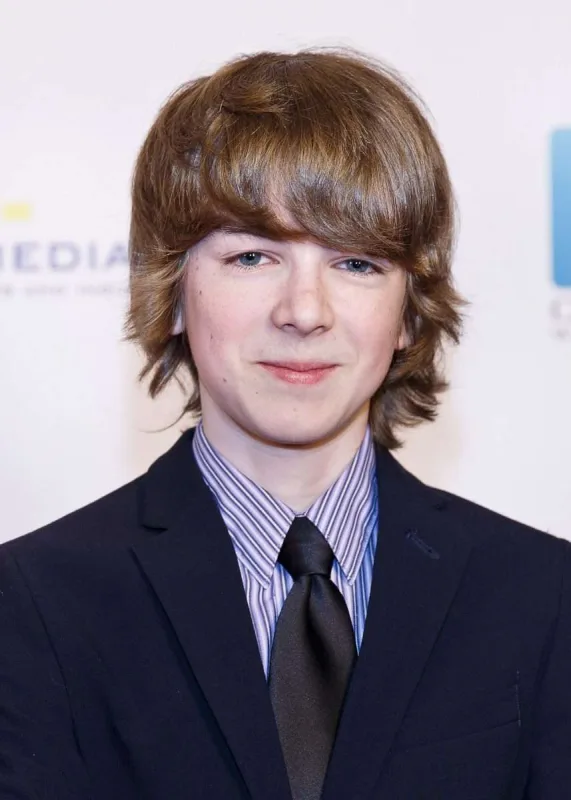 Anasına atəş açan aktyora hökm oxundu