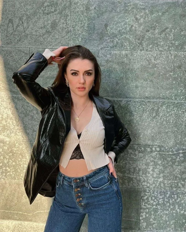 Muratla Burcu tərəf müqabili oldu