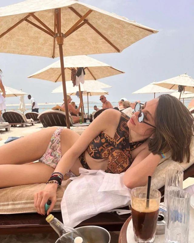 Günay Dubayda istirahətdədir