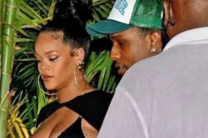 “Ayrılmamışıq” pozaları…