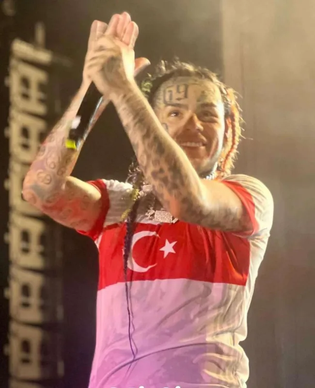 Türkiyə konsertindən 500 min qazandı