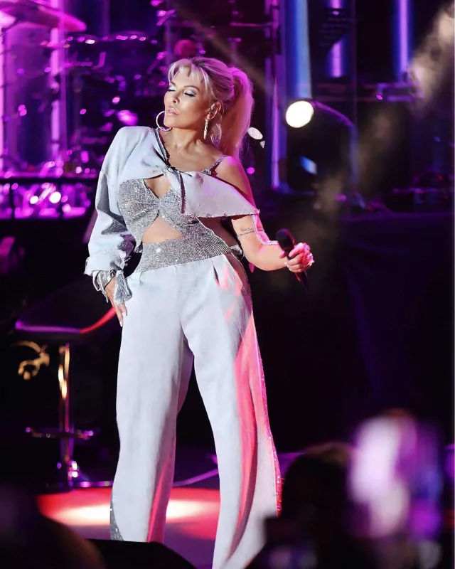 Ajda Pekkan “Netflix”lə müqavilə bağladı