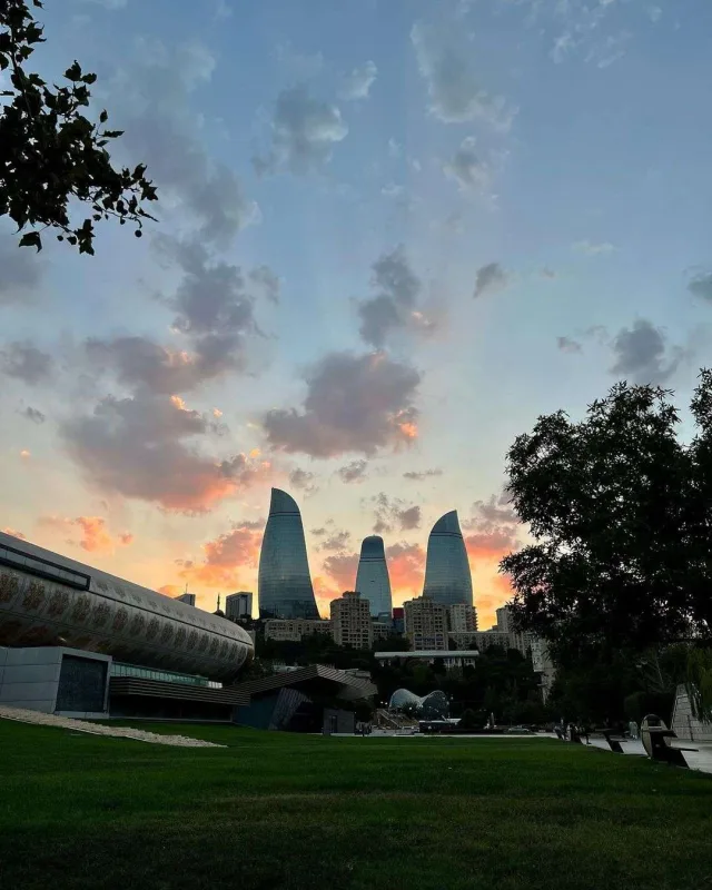 Tənqid olunsa da, Azərbaycanı paylaşır