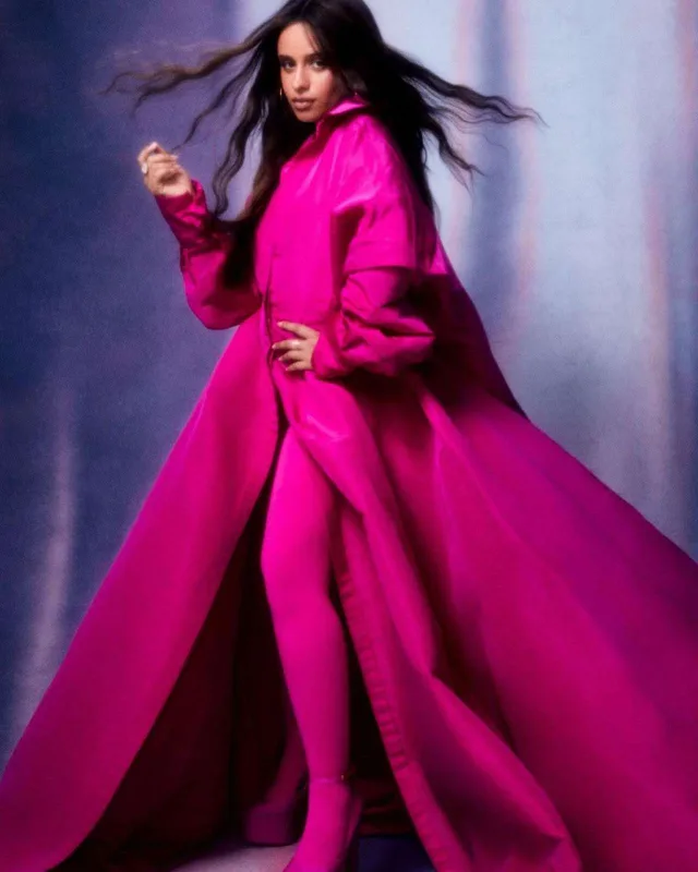 Kamiladan “Cosmopolitan” üçün fotolar