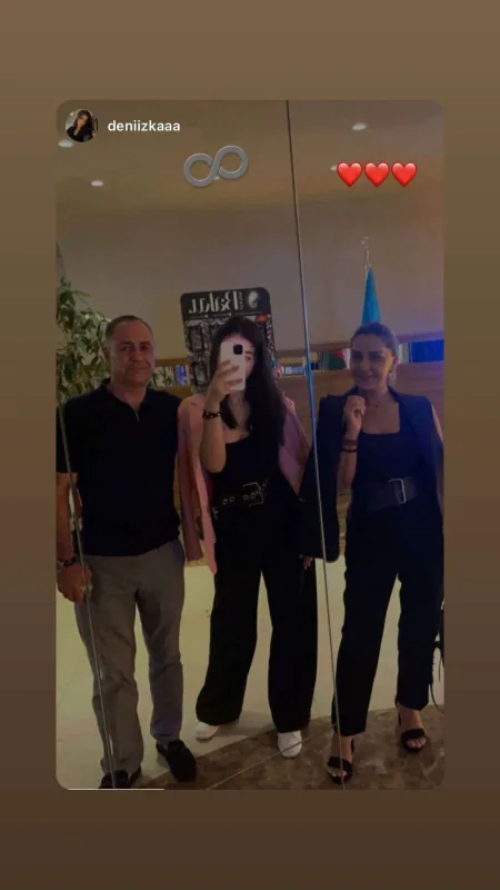Zülfiyyədən həyat yoldaşı və qızıyla yeni görüntü