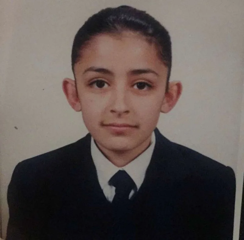 Uşaqlıq fotosu gündəm oldu