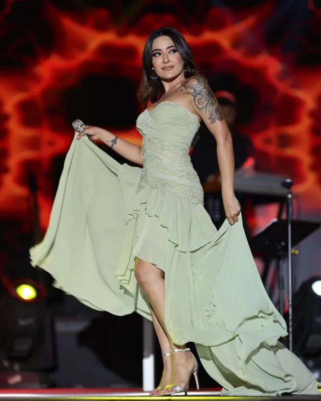 Uşaqlıq fotosu gündəm oldu