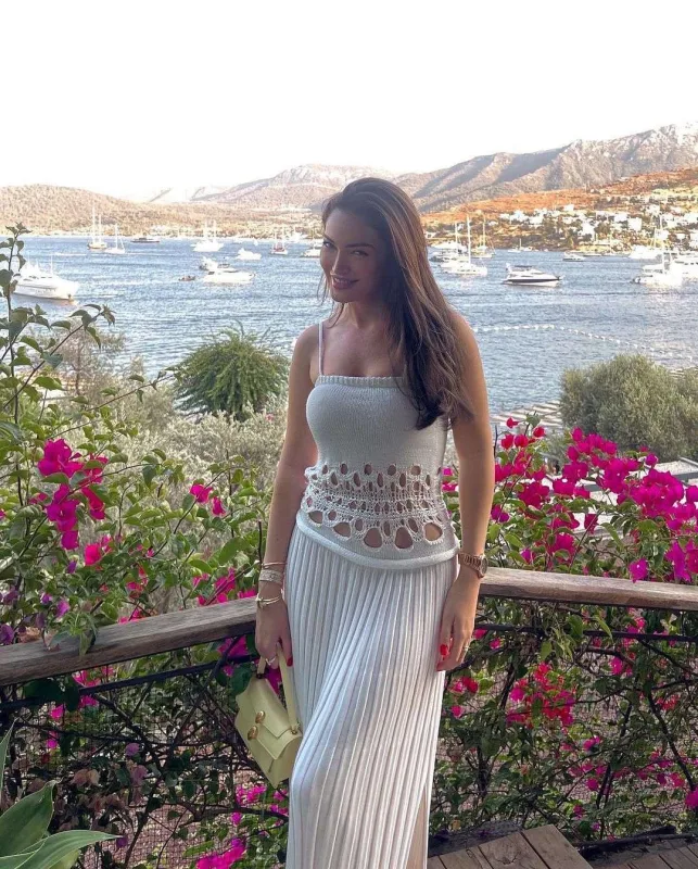 Türk məşhurların tətil paylaşımları...