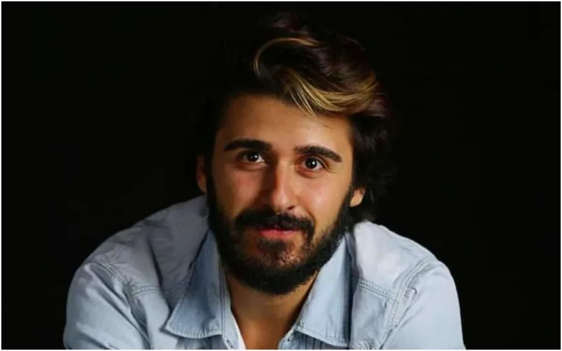 Emraha rədd etdiyi oğlundan dəstək