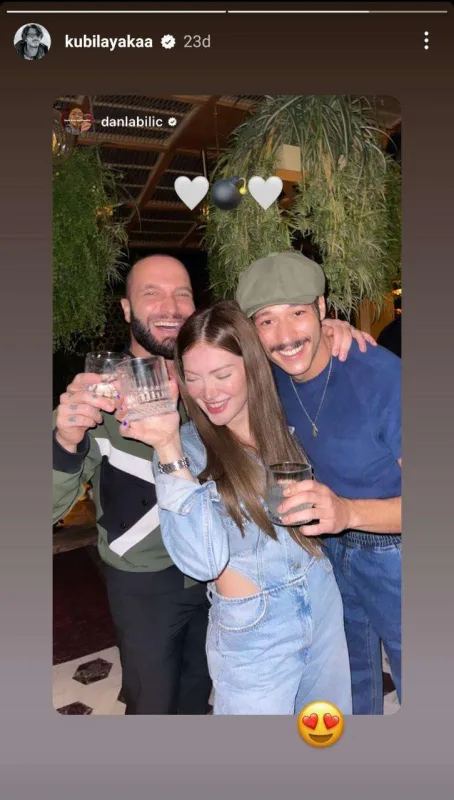 Eşq yaşadıqlarını bu foto ilə təsdiq etdilər